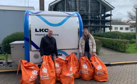 LKQ Benelux & France Foundation brengt 25 sport- en spelzakken rond