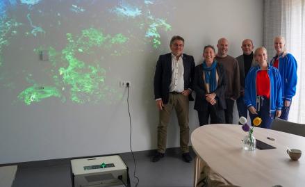 LKQ Benelux-France Foundation en Stichting Dada slaan handen ineen voor het leveren van Qwiek.up projectoren